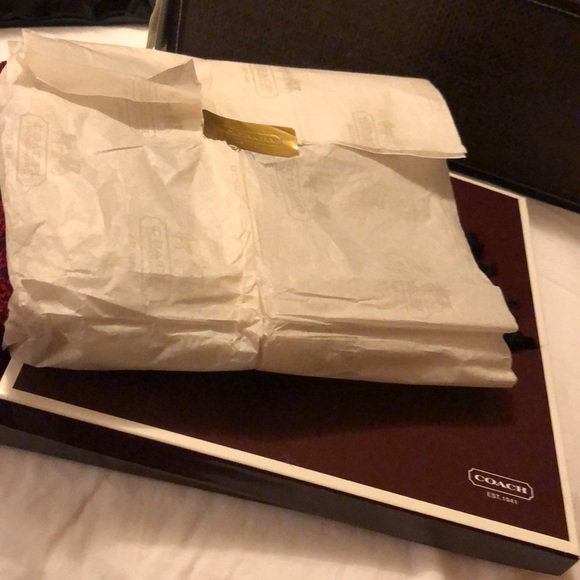 COACH 🧣 SCARF ONE DAY 🔴SALE - Picture 3 of 3